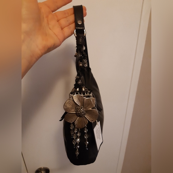 Black  leather hand bag with floral detail - Picture 6 of 14